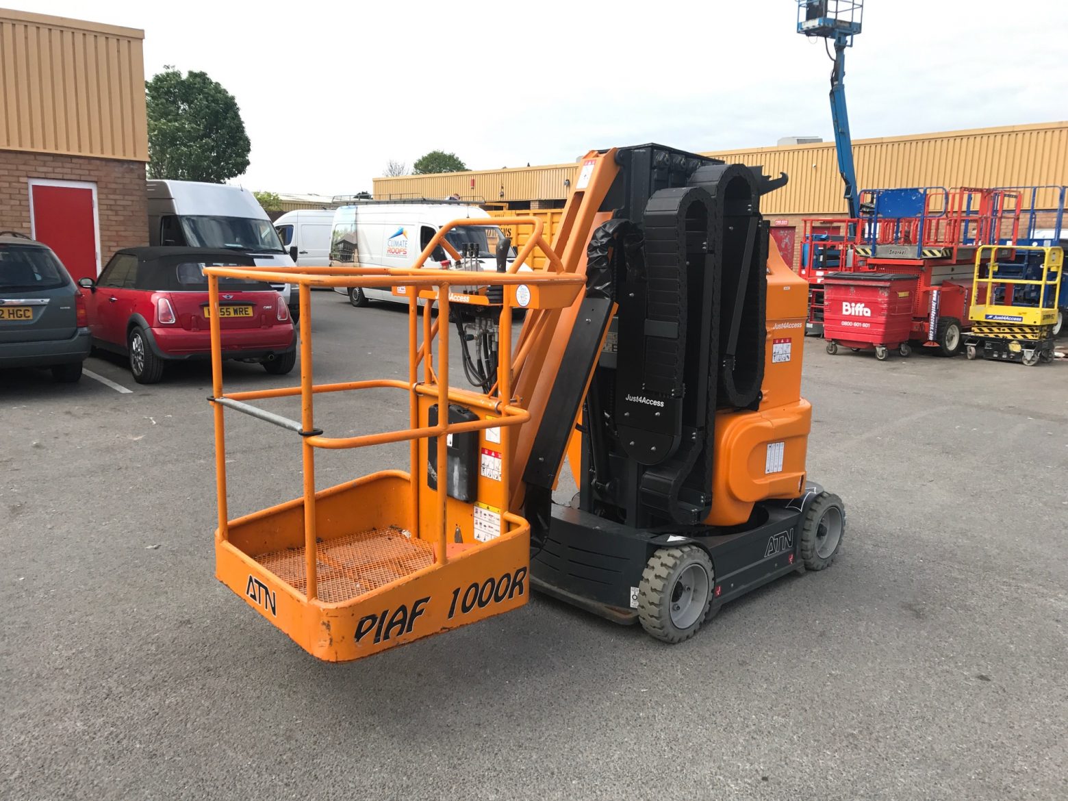 PREOWNED PIAF 1000R Self Propelled Vertical Mast Boom Lift