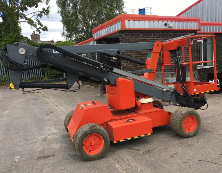 PRE-OWNED Niftylift Height Rider HR12 NDE Self Propelled Boom Lift