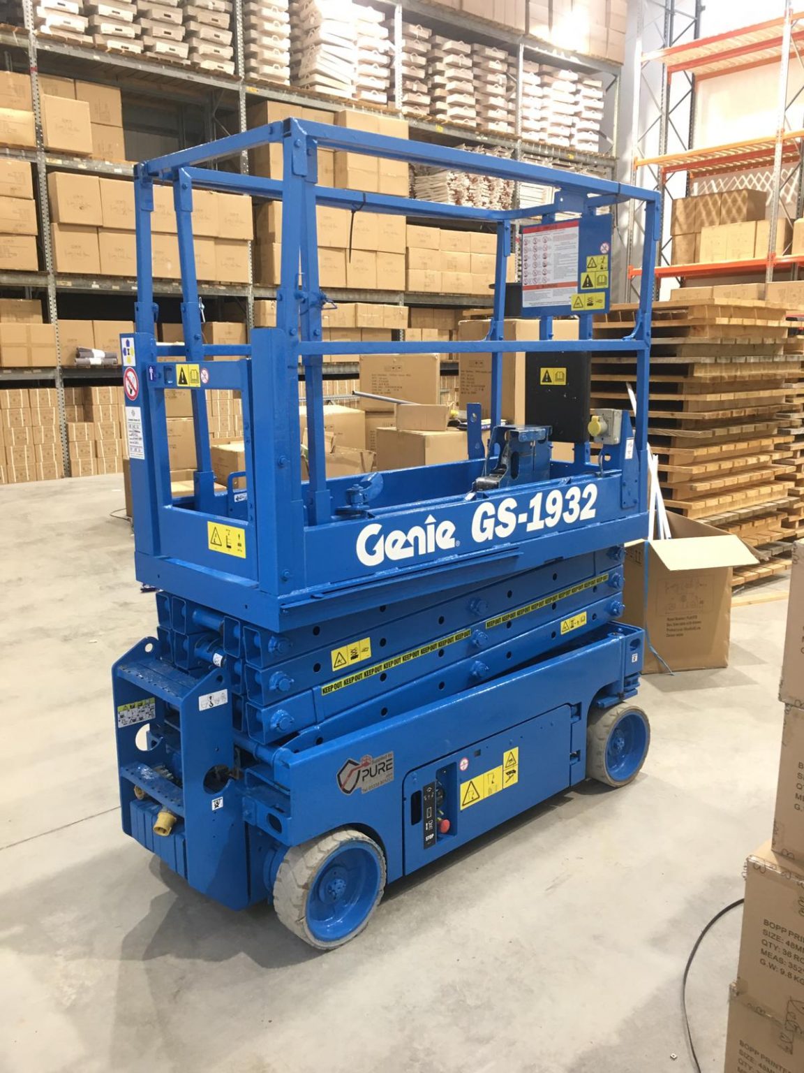 PRE-OWNED Genie GS1932 Self Propelled Electric Scissor Lift